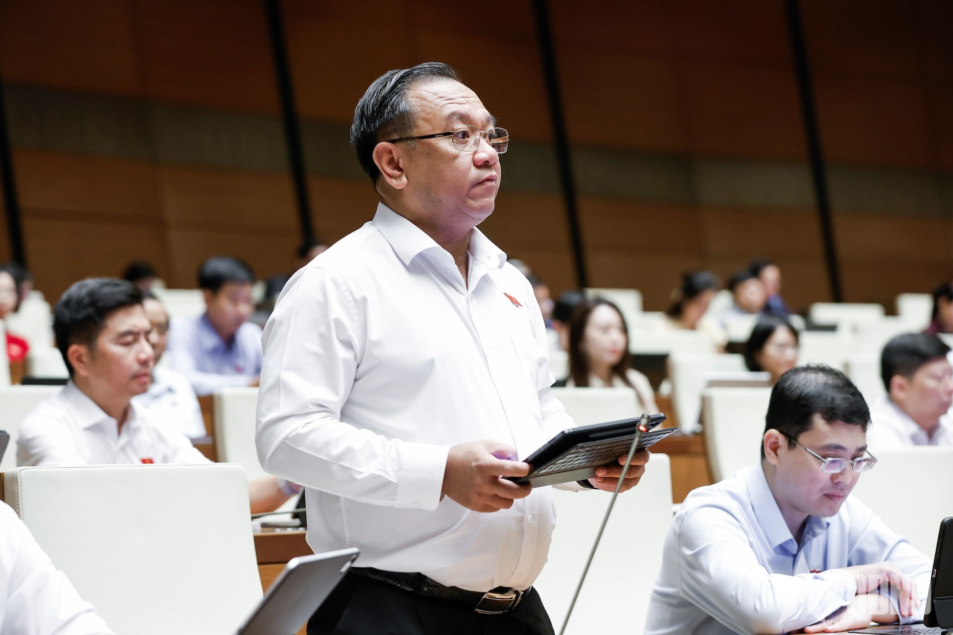 Quốc hội thảo luận Dự án Luật sửa đổi, bổ sung một số điều của 9 luật về quân sự, quốc phòng